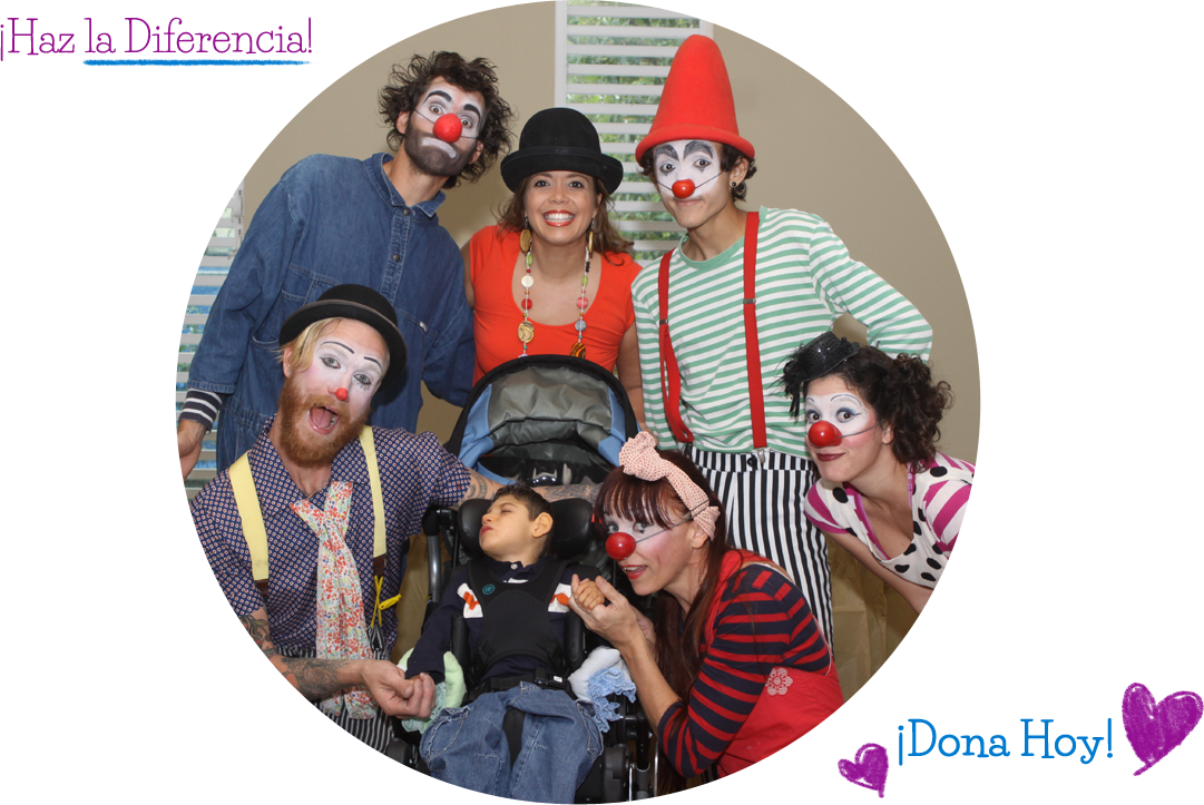 Miembros del Circo Nacional animando a los niños. Haz la Diferencia. ¡Dona Hoy!